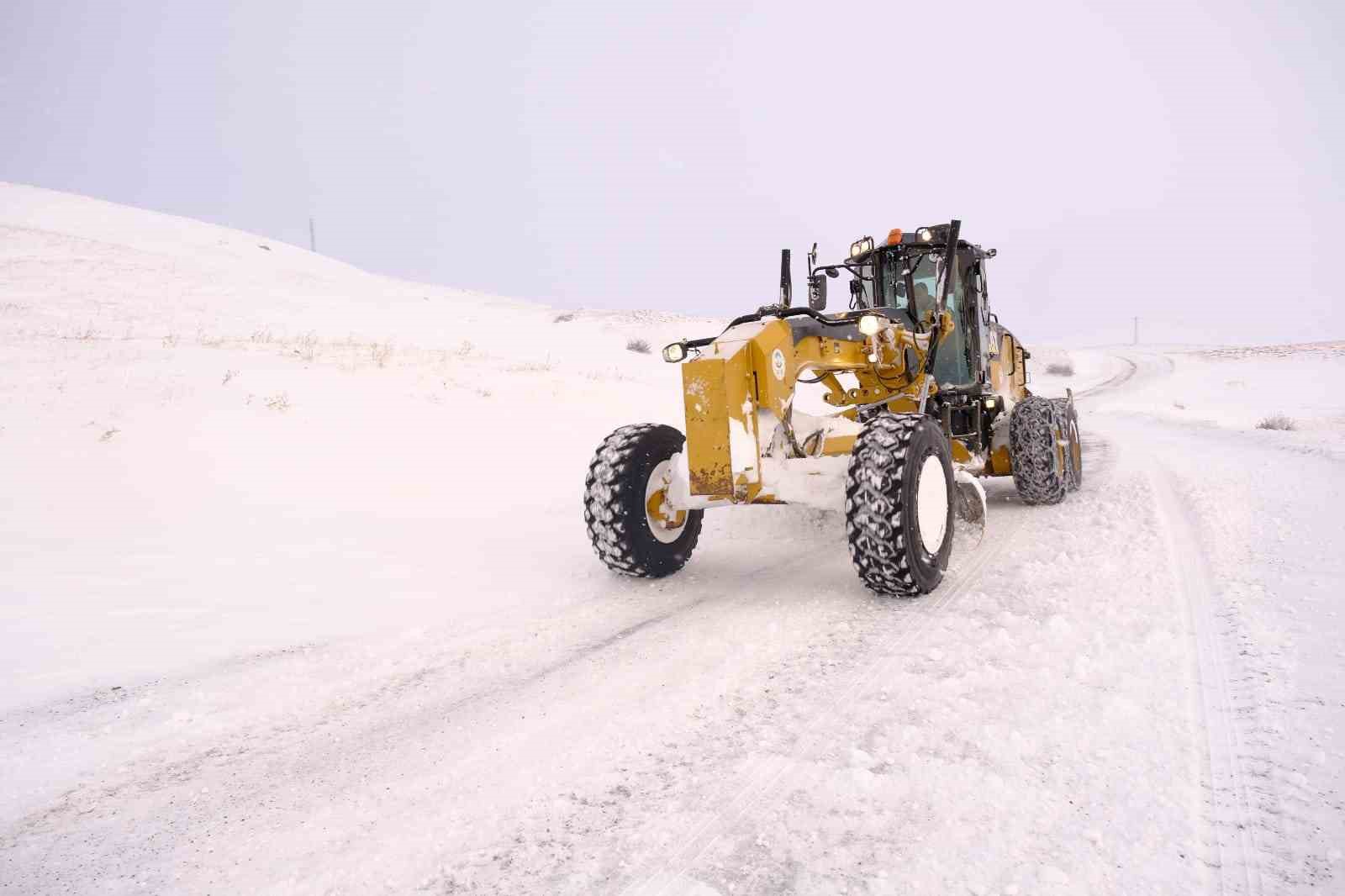 Ağrı’da kapalı köy yolları ulaşıma açılıyor