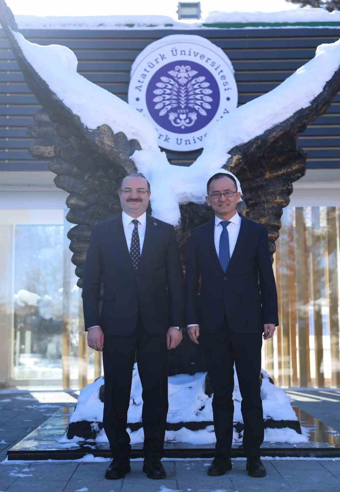 Çin Halk Cumhuriyeti Ankara Büyükelçisi Jiang Xuebin Atatürk Üniversitesi’nde