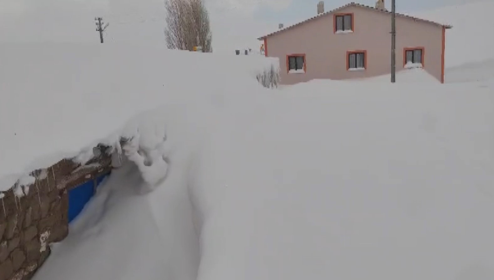 Ne Kamçatka, ne Alaska: Sivas’ta bina boyu kar yağdı