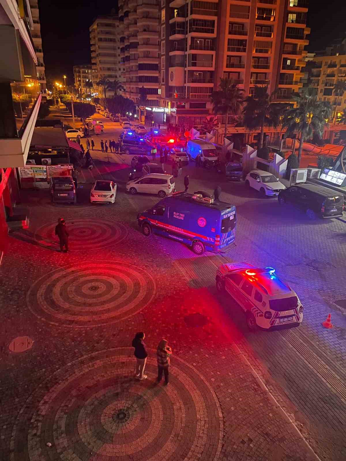 Antalya’da motosiklet ile kamyonet çarpıştı: 1 ölü