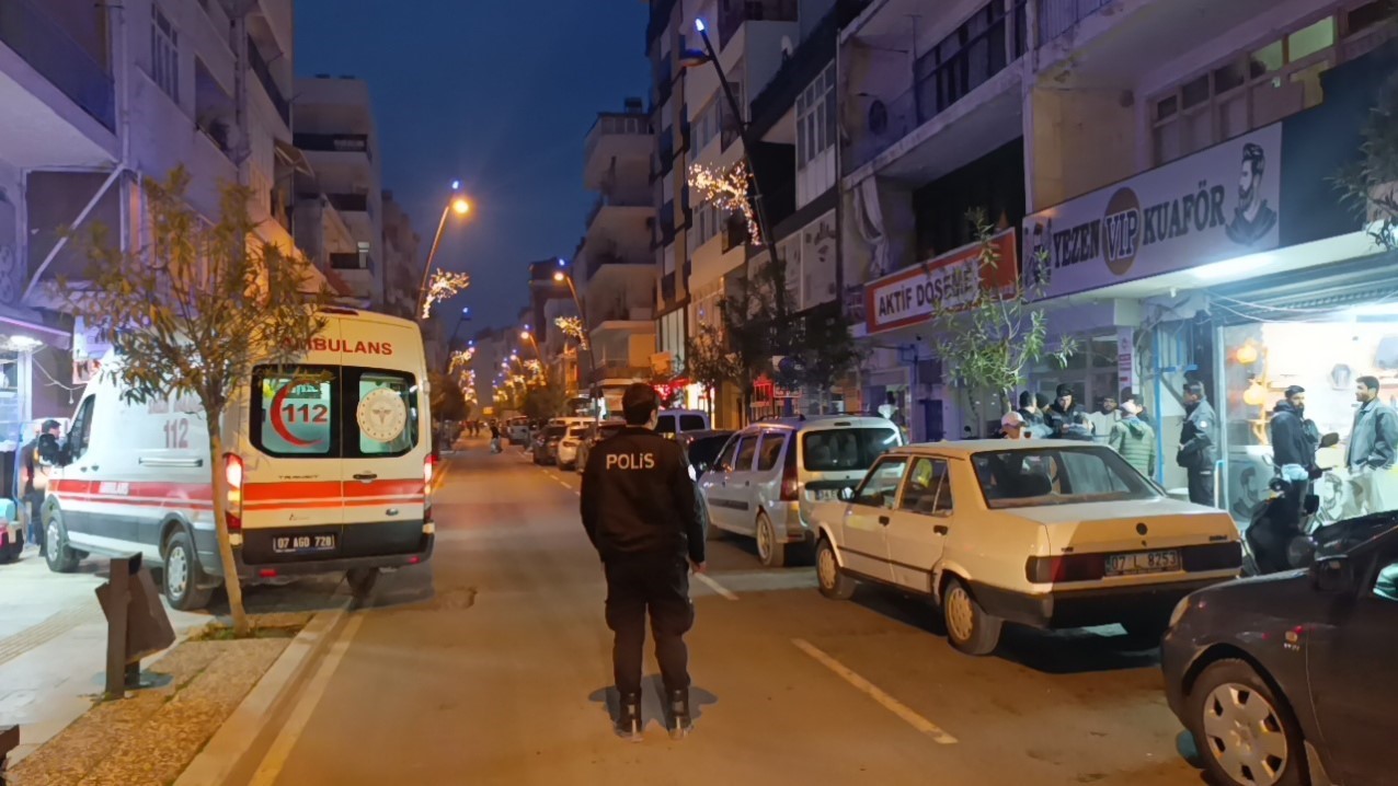 Misafir olarak kaldığı akrabasının evinin merdivenlerinde &ouml;l&uuml; bulundu

