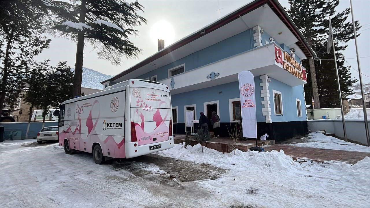 Mobil sağlık timleri, k&ouml;y k&ouml;y gezerek sağlık dağıtıyor
