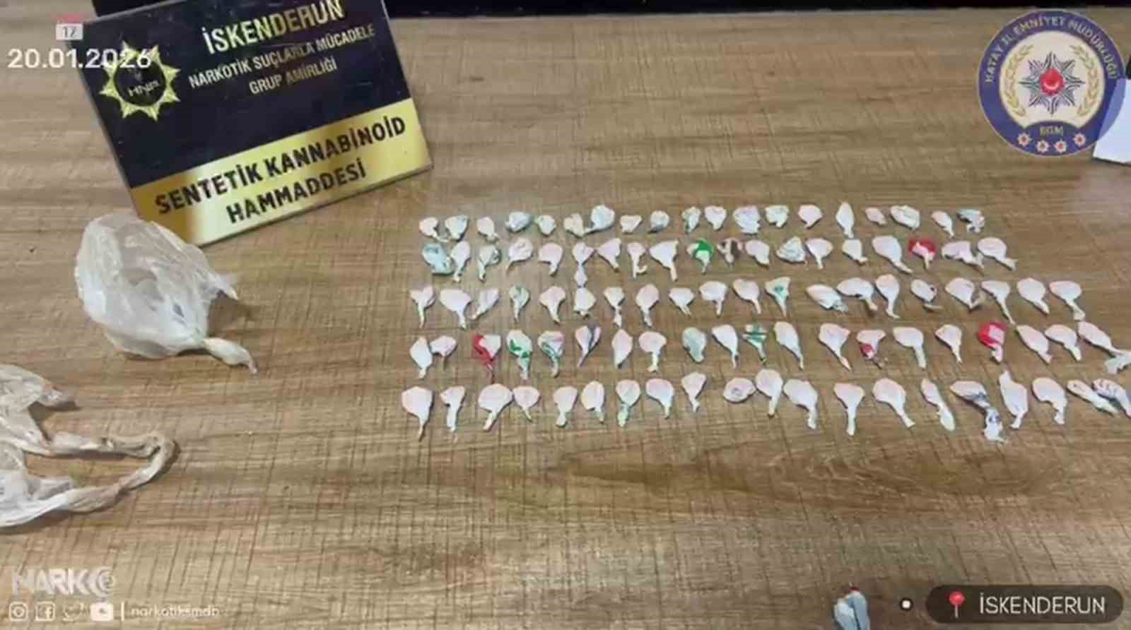 Taşın altında zulalanan satışa hazır uyuşturucu polisin dikkatiyle bulundu
