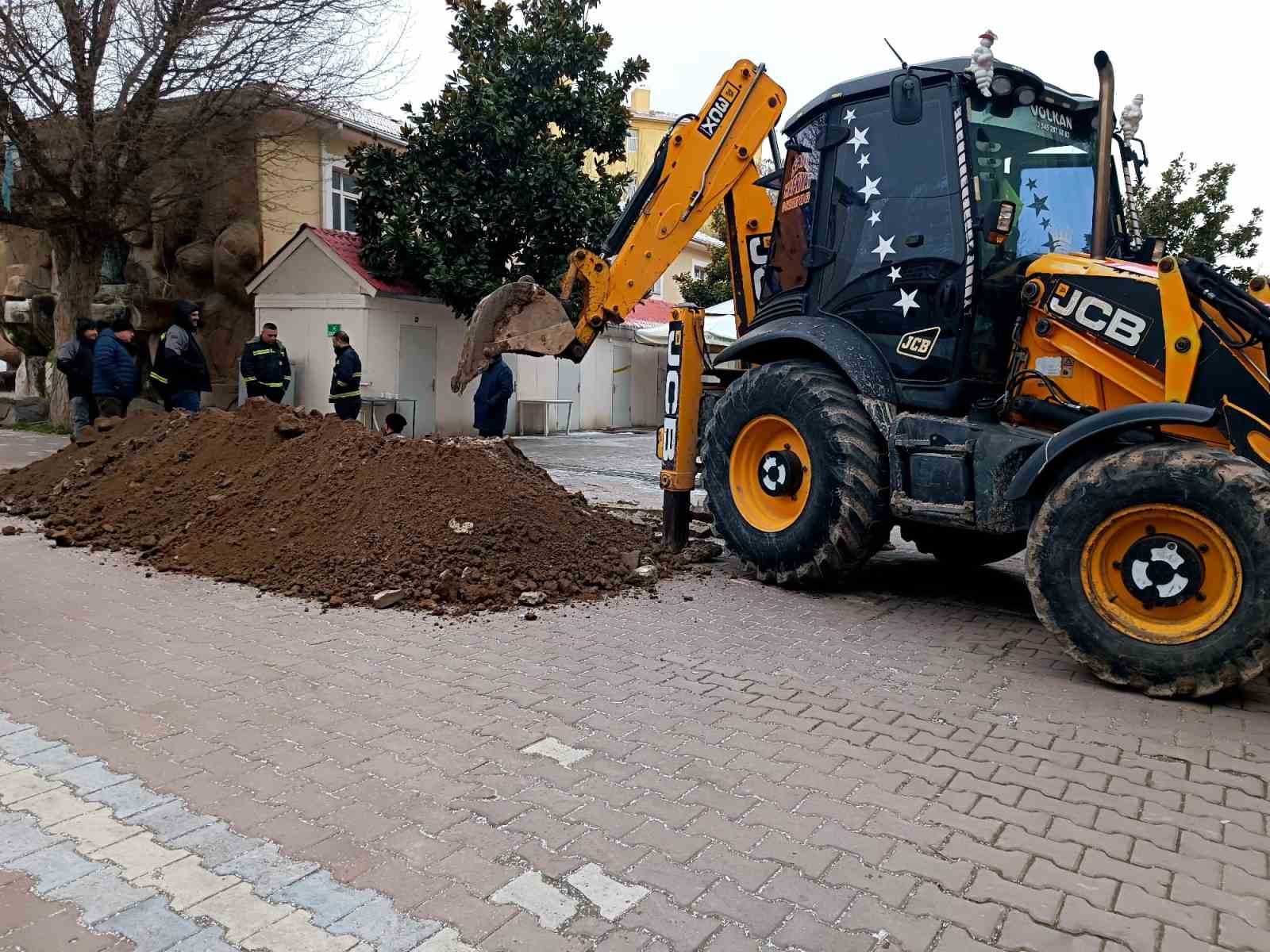 Tarihi Ahi &Ccedil;arşısı karanlığa g&ouml;m&uuml;ld&uuml;

