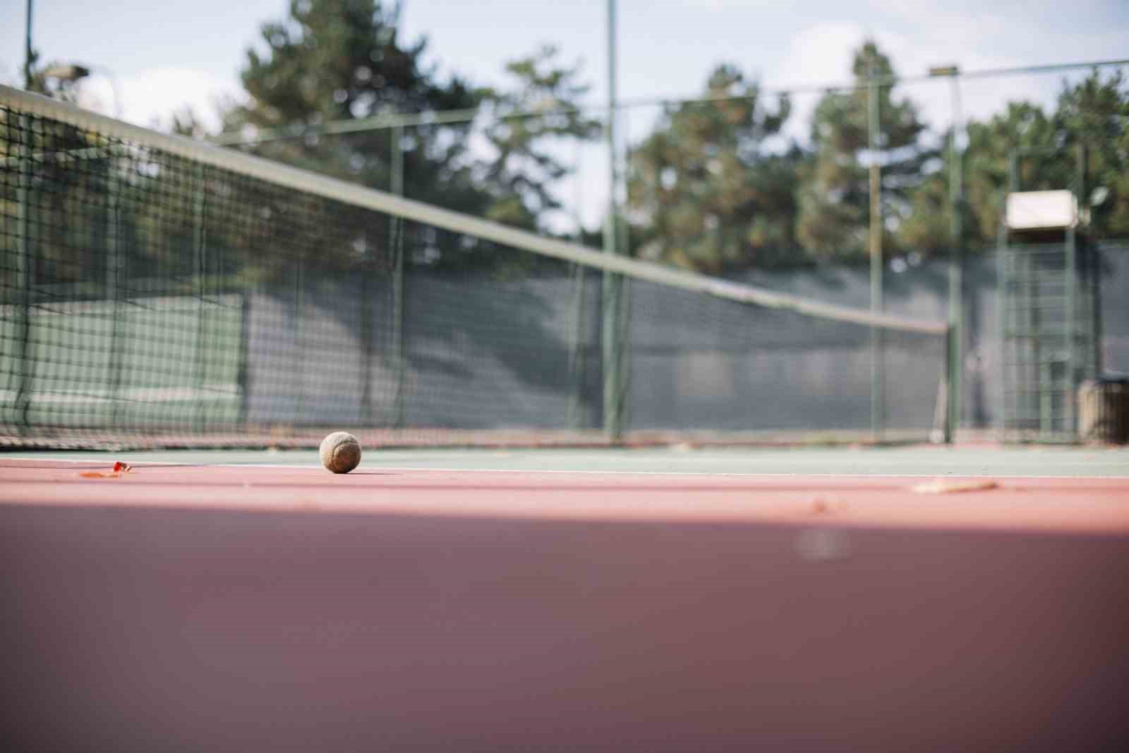 Anadolu &Uuml;niversitesi spor altyapısıyla sağlıklı kamp&uuml;s vizyonunu s&uuml;rd&uuml;r&uuml;yor
