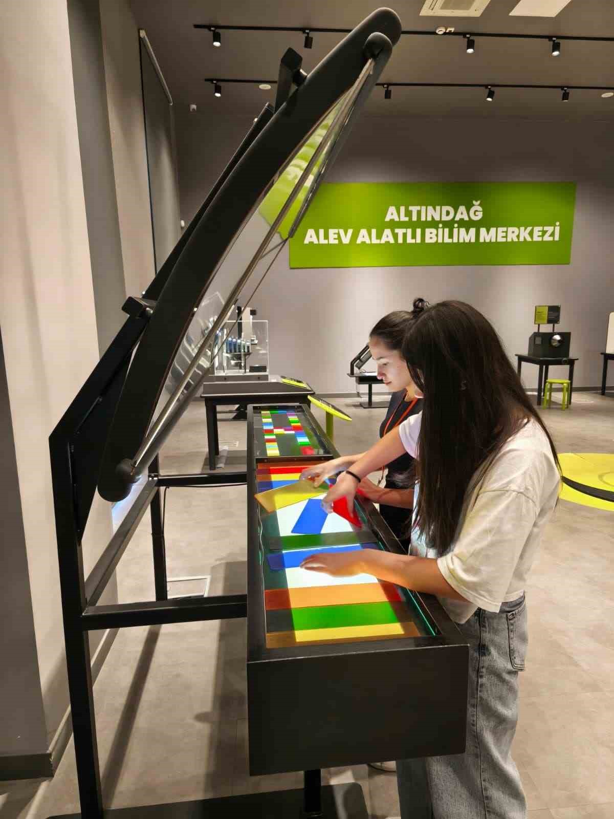 Alev Alatlı Bilim Merkezi&rsquo;nde s&ouml;mestir yoğunluğu
