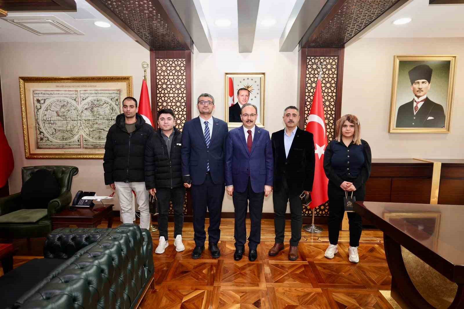 Siirt’te ’Sigarayı Bırak Kazan Kampanyası’nda ödüller sahiplerini buldu