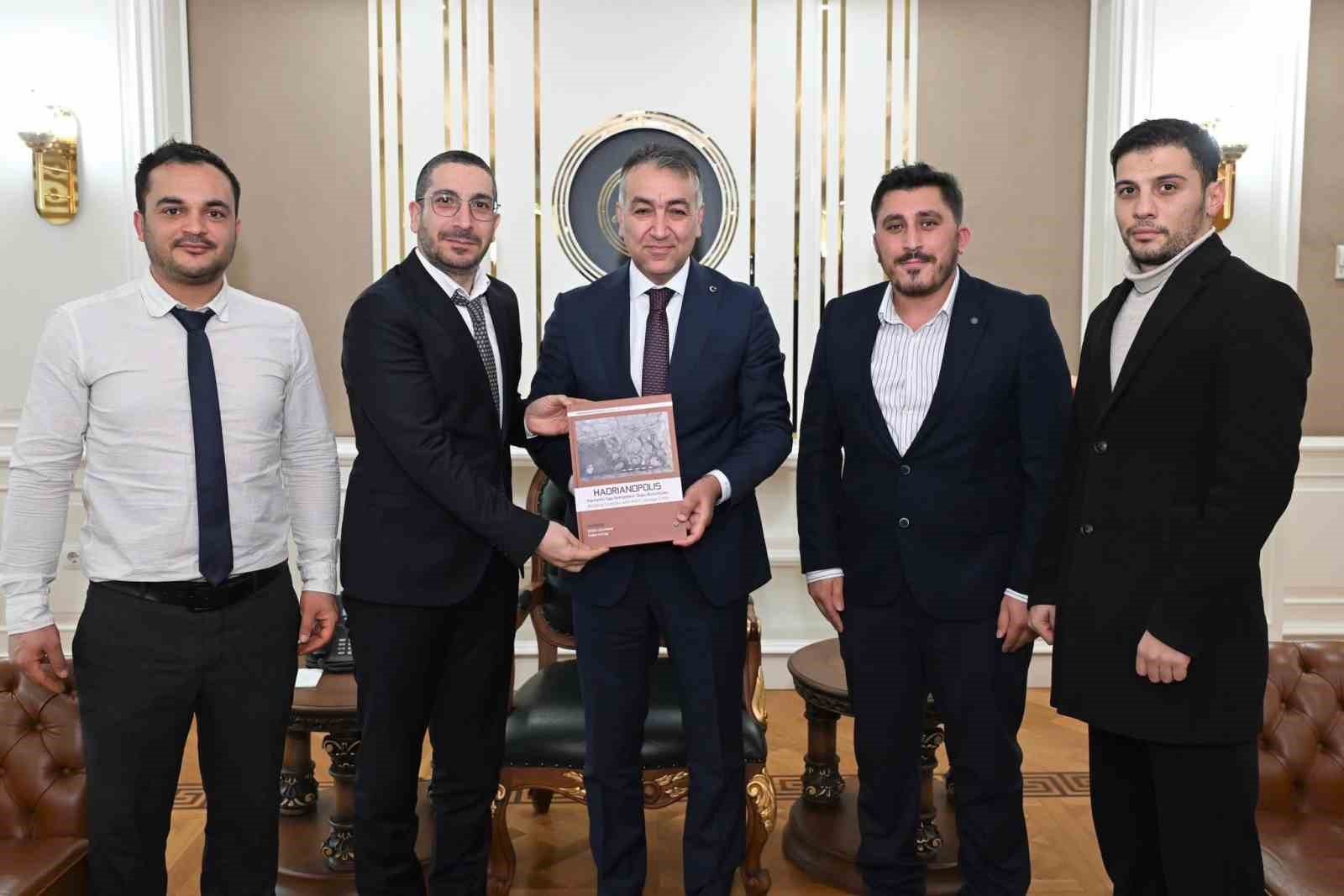 Vali Çağatay’dan başarılı kazı ekibine teşekkür