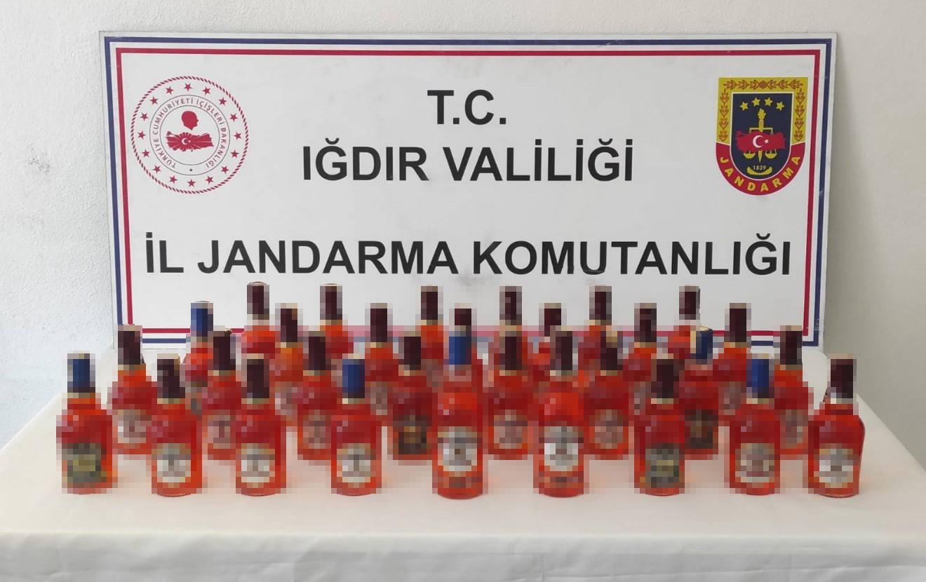 Iğdır’da 40 litre kaçak viski ele geçirildi