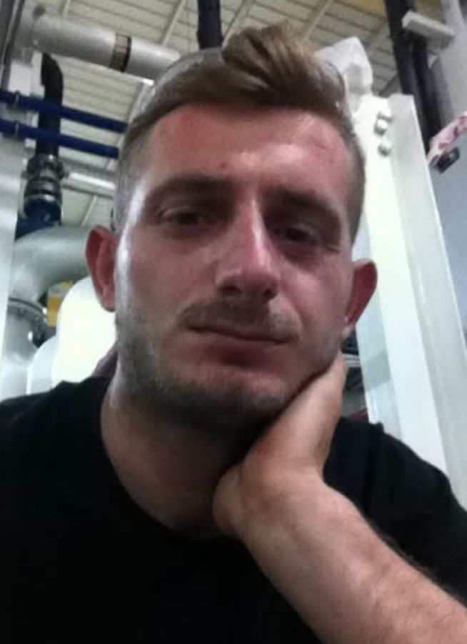 Kul&uuml;bede balta ve k&uuml;rekle &ouml;ld&uuml;r&uuml;len berberin v&uuml;cudunda 24 yara tespit edildi
