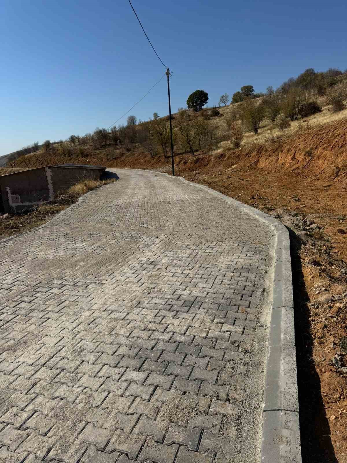 Kayseri B&uuml;y&uuml;kşehir&rsquo;den kırsala 108.9 milyon TL&rsquo;lik kilitli parke yatırımı
