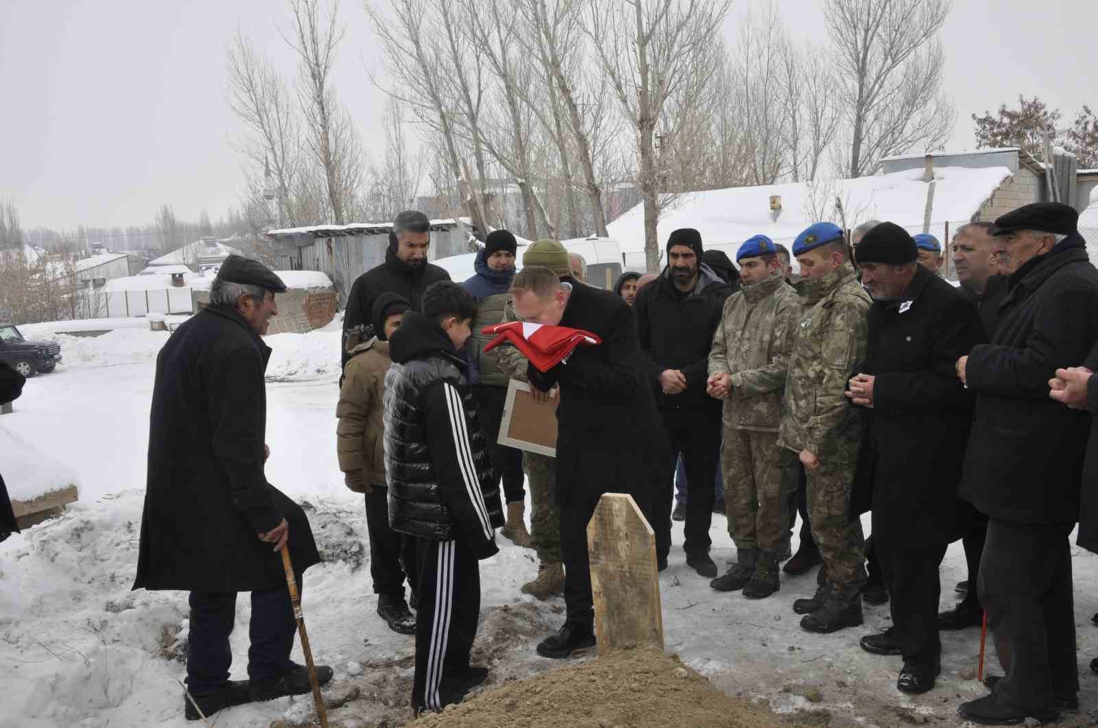 Kıbrıs Gazisi Durmaz t&ouml;renle ebediyete uğurlandı
