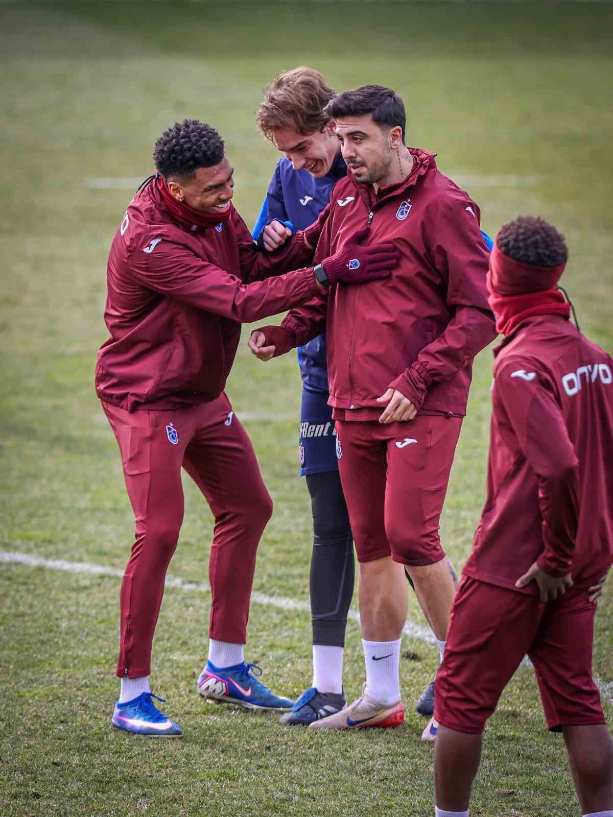 Trabzonspor, Kasımpaşa ma&ccedil;ı hazırlıklarını tamamladı
