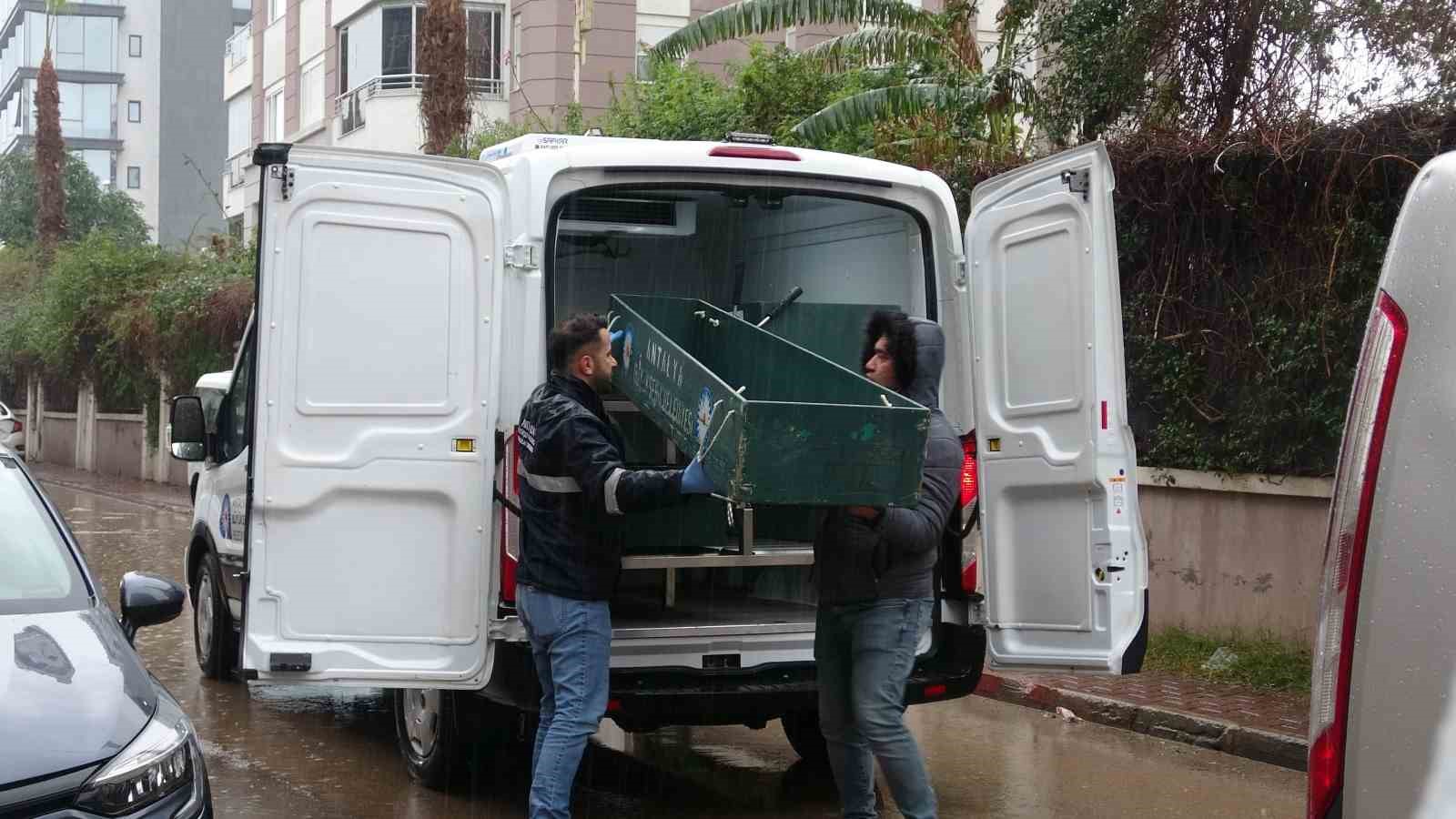 Antalya&rsquo;da yaşlı kadın evinde &ouml;l&uuml; bulundu
