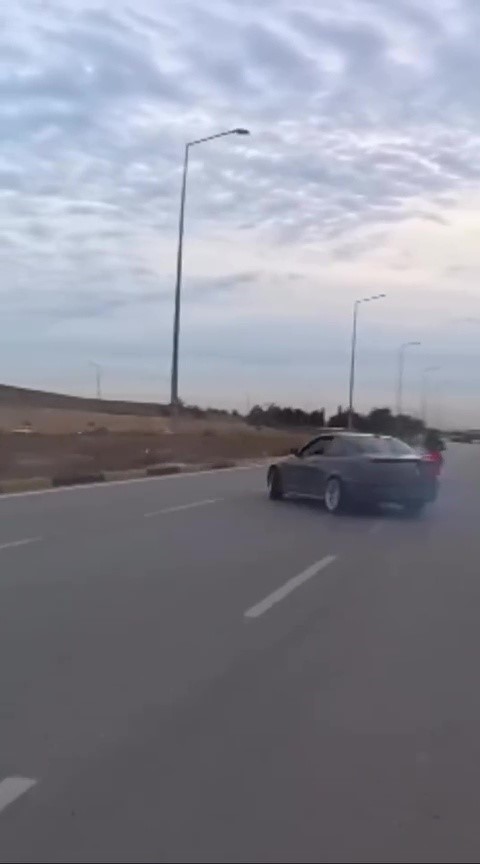 Drift yapan l&uuml;ks otomobil s&uuml;r&uuml;c&uuml;s&uuml;ne 58 bin 217 lira ceza kesildi
