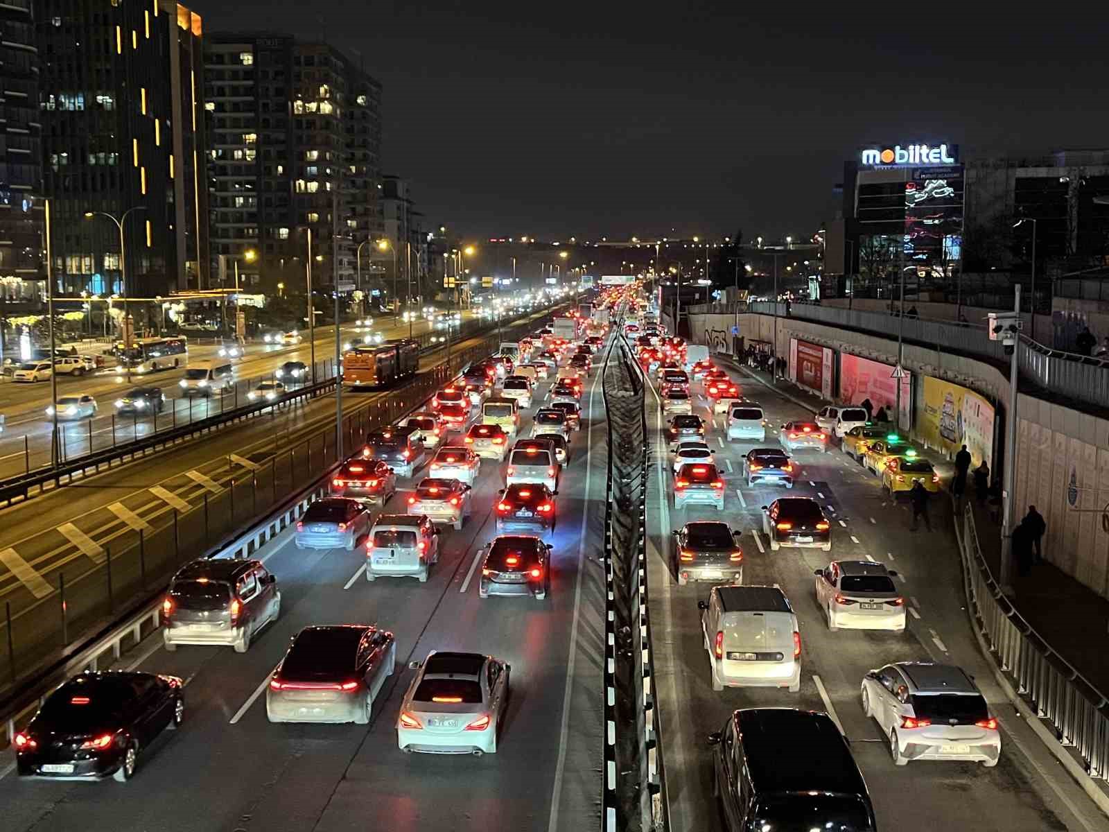 İstanbul’da trafik yoğunluğu yüzde 81’e çıktı