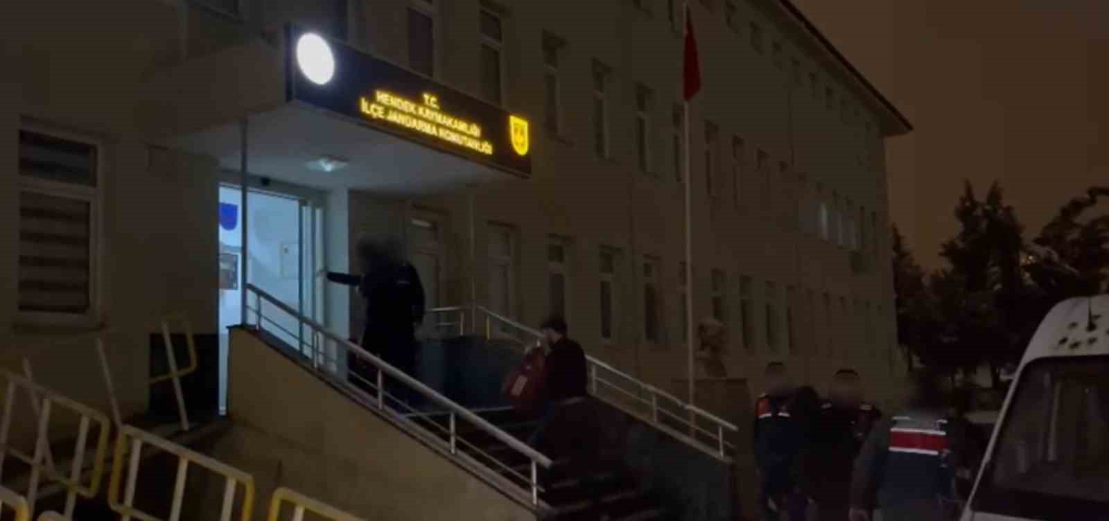 Sakarya&rsquo;da 32 d&uuml;zensiz g&ouml;&ccedil;men yakalandı
