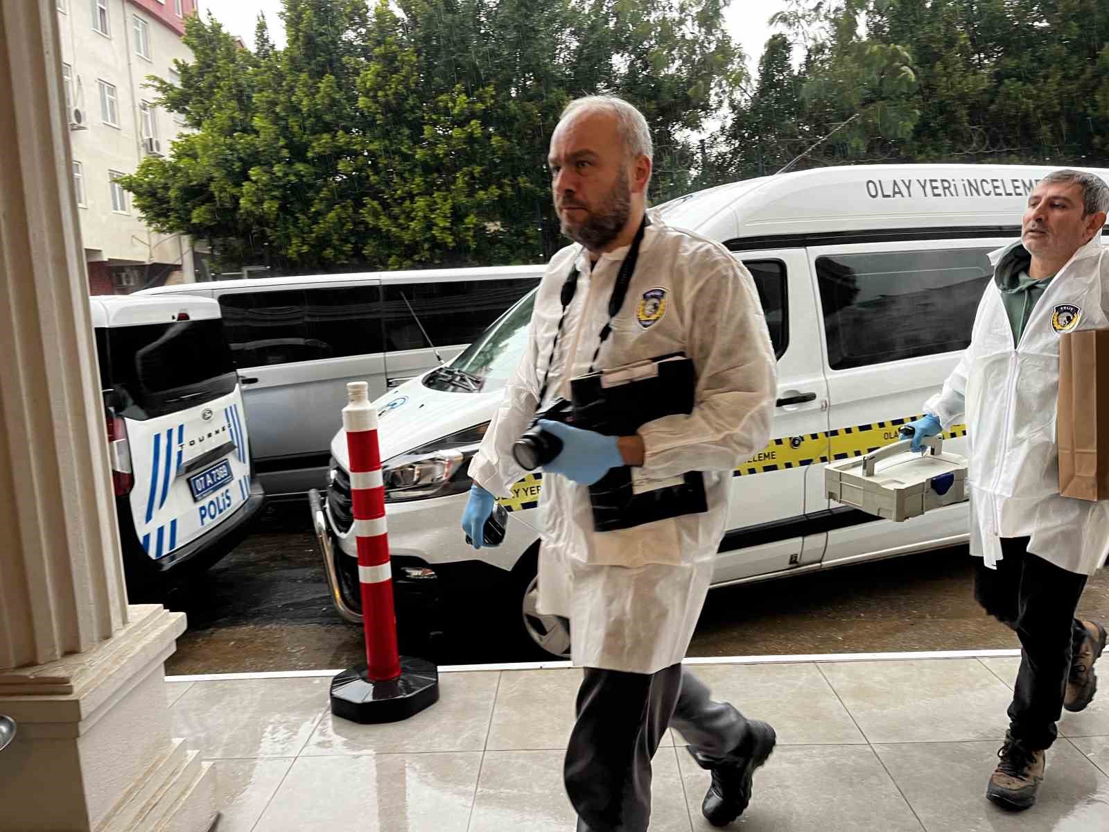 Antalya’da otel odasında şüpheli ölüm