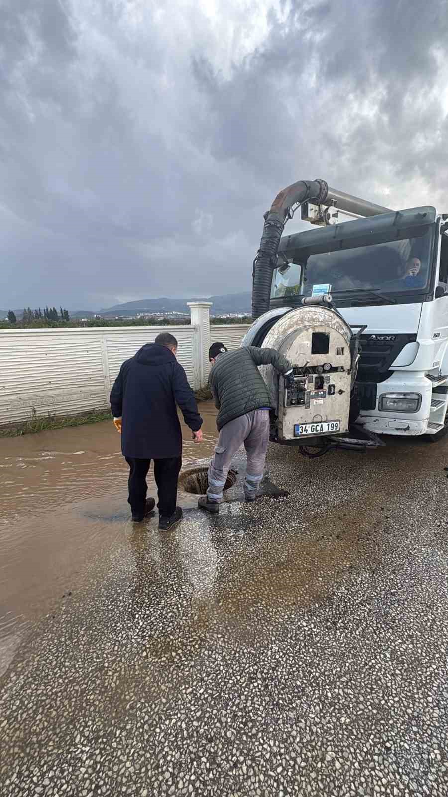 Aydın’da kuvvetli yağışlara büyükşehir ve ASKİ’den anında müdahale
