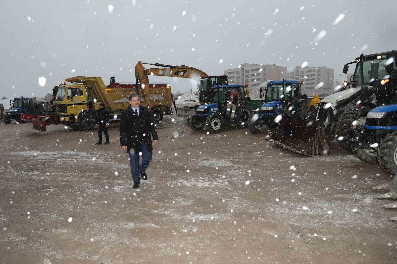 Haliliye Belediyesi kar yağışına hazır