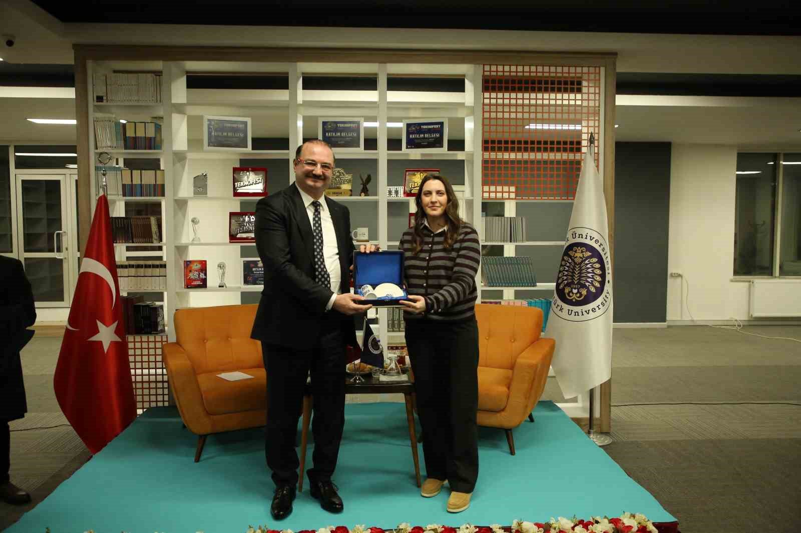 Atatürk Üniversitesinde millî teknoloji ve girişimcilik buluşması