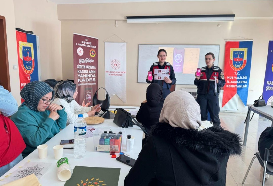 Muş’ta kadınlara yönelik KADES bilgilendirmesi