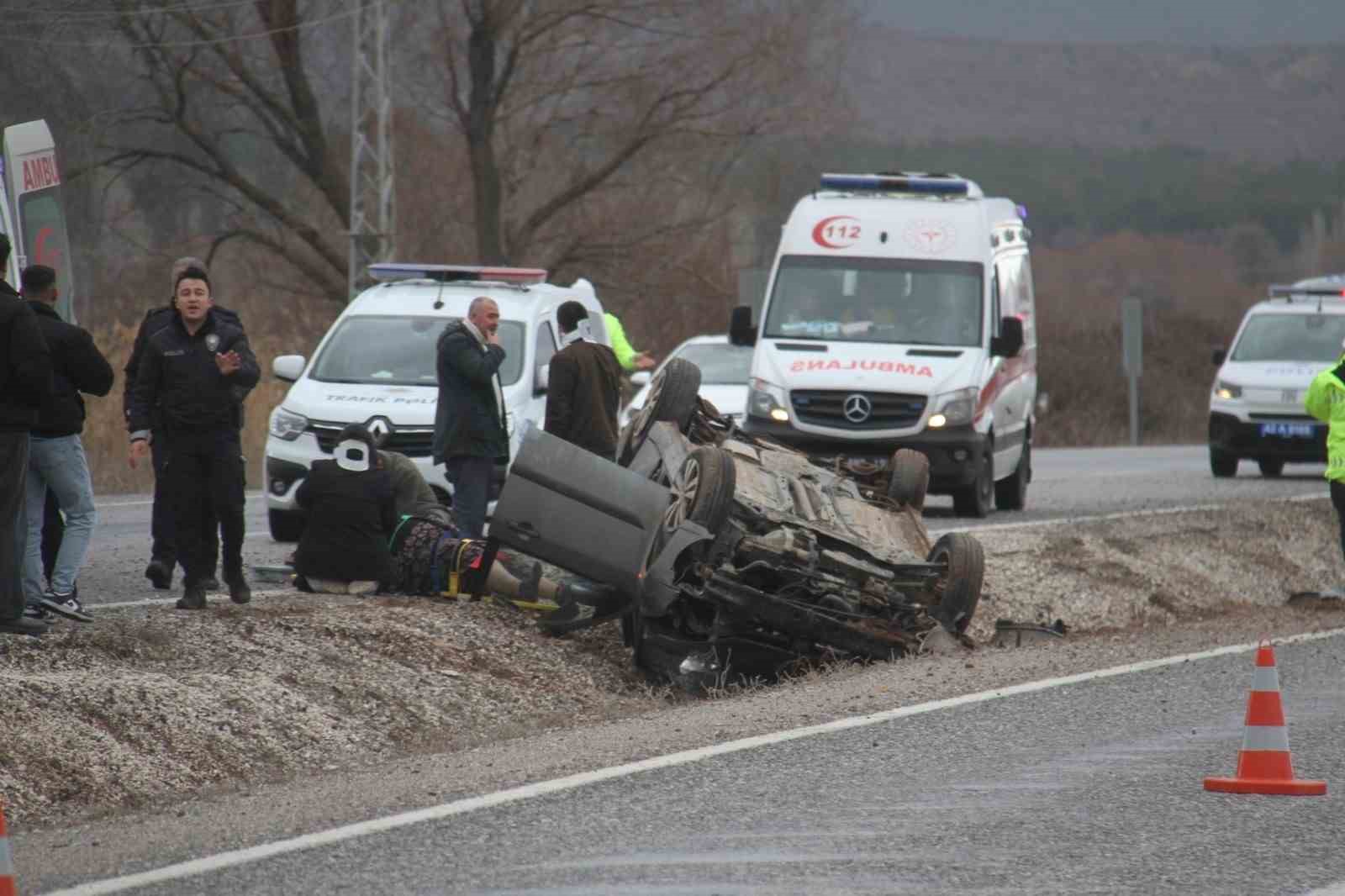 Konya&rsquo;da otomobil devrildi: 6 kişi yaralandı
