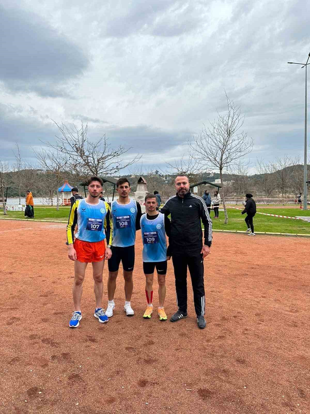 BE&Uuml;&rsquo;de kros takımı T&uuml;rkiye &uuml;&ccedil;&uuml;nc&uuml;s&uuml; oldu
