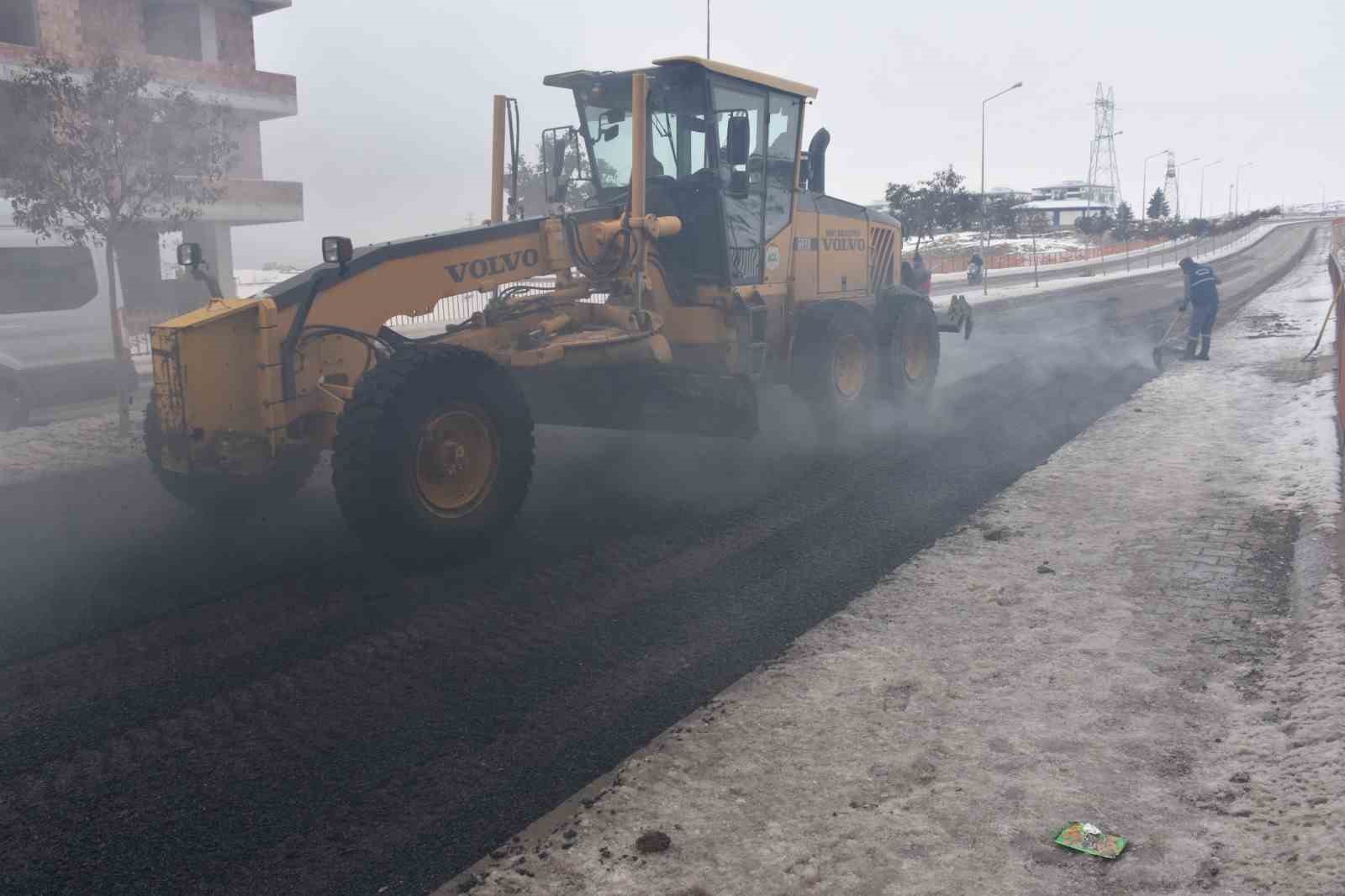 Siirt’te yol ve bakım çalışmaları aralıksız sürüyor