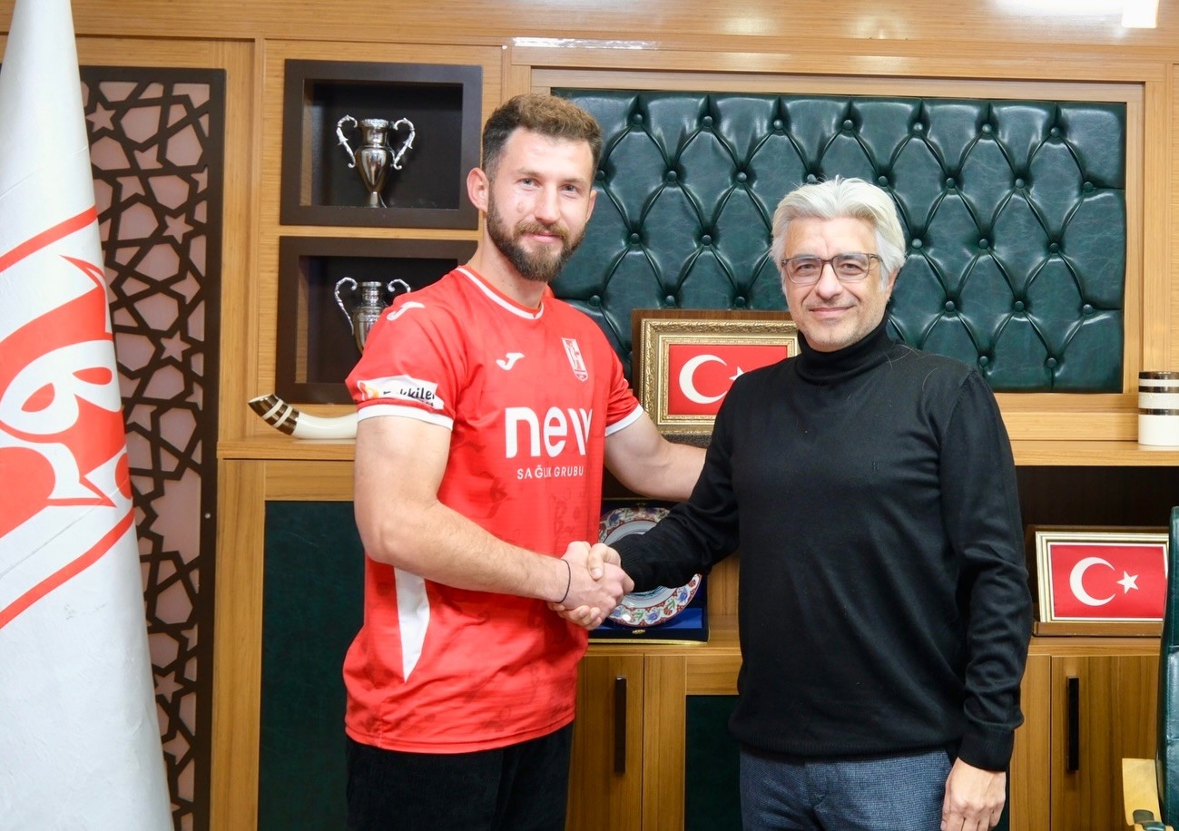 Balıkesirspor Akın Arıcan’a imza attırdı