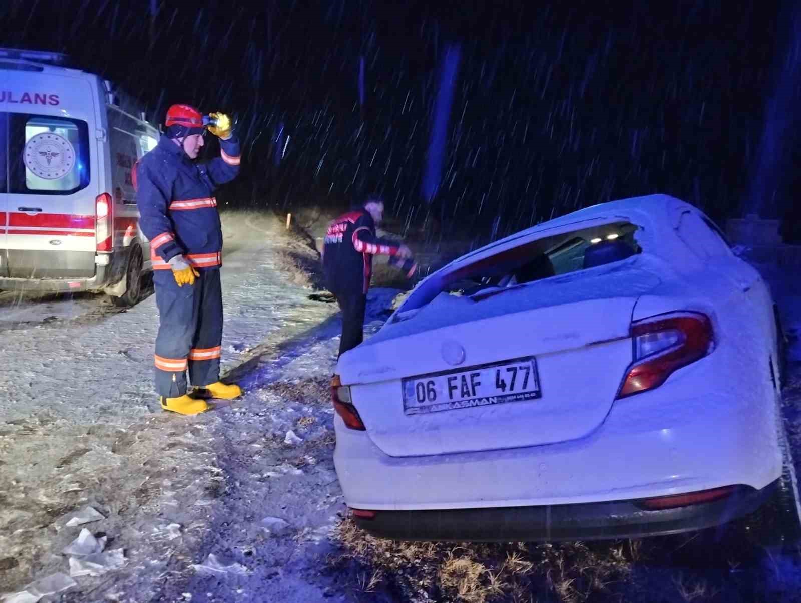 &Ccedil;orum&rsquo;da kar yağışı kazayı beraberinde getirdi: 7 yaralı
