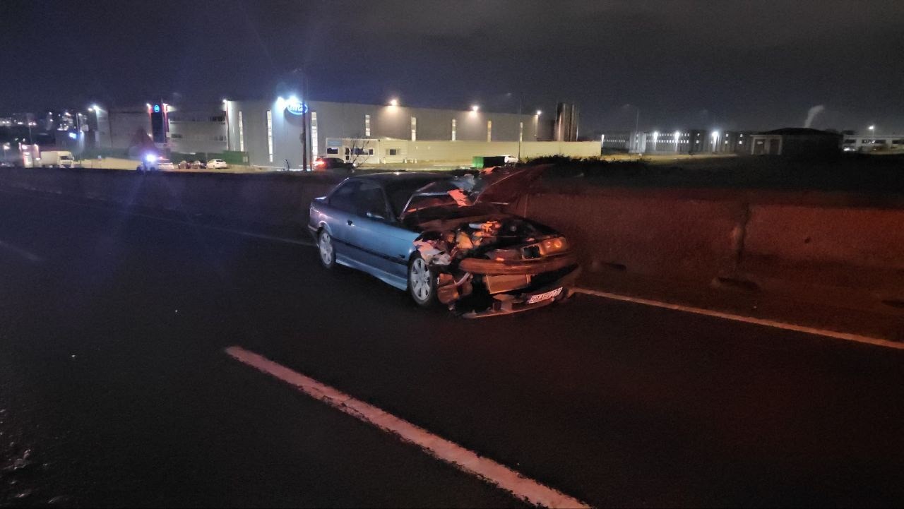 &Ccedil;erkezk&ouml;y &ccedil;evre yolunda kaza: 3 yaralı
