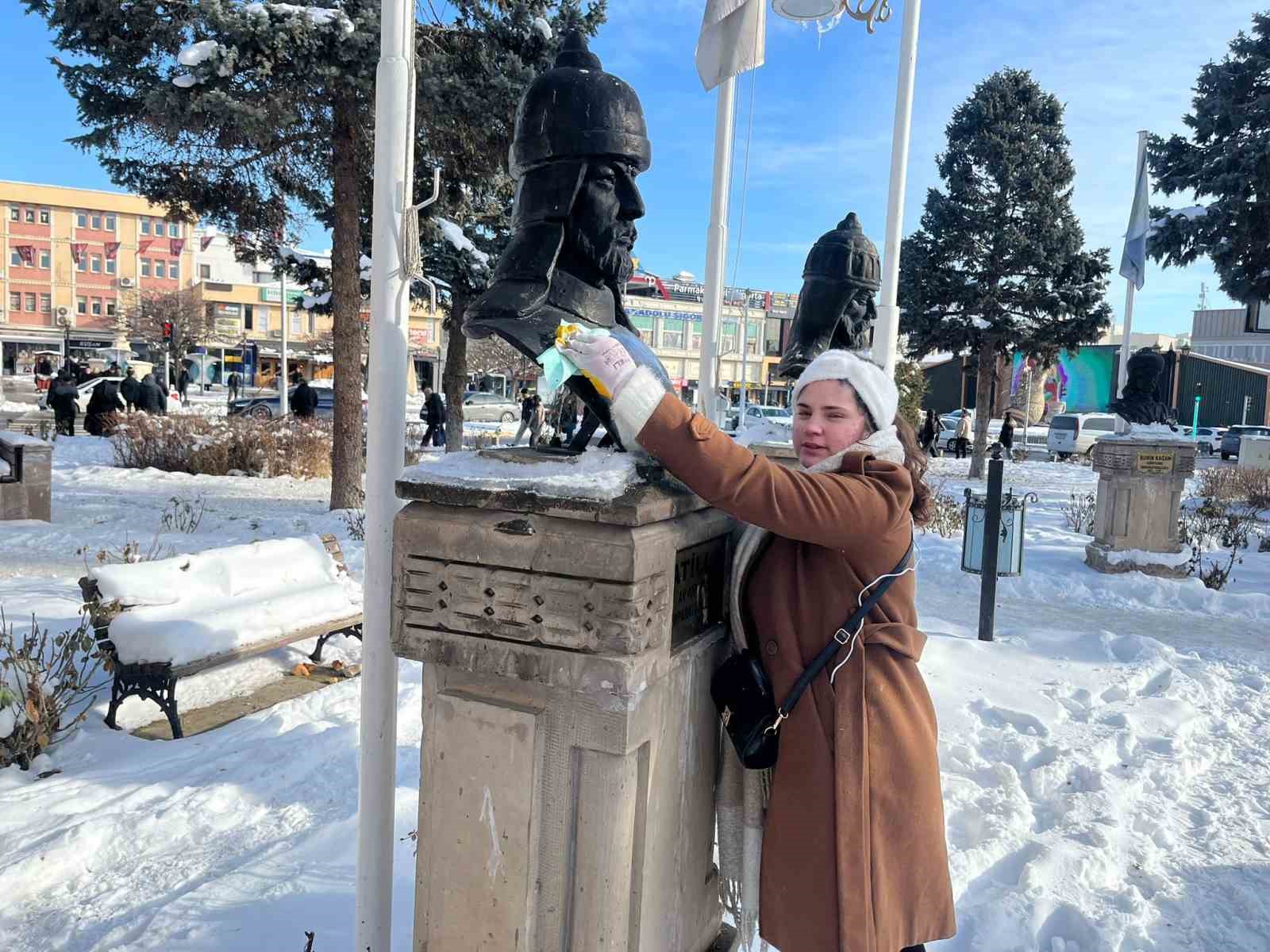 Duyarlı öğrenciden örnek davranış