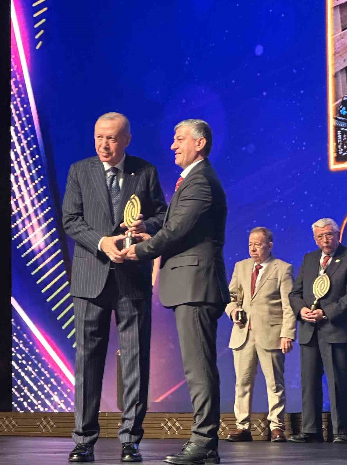 Padişah mesleğini yaşatan Gaziantepli ustaya ’Yaşayan İnsan Hazineleri’ ödülü