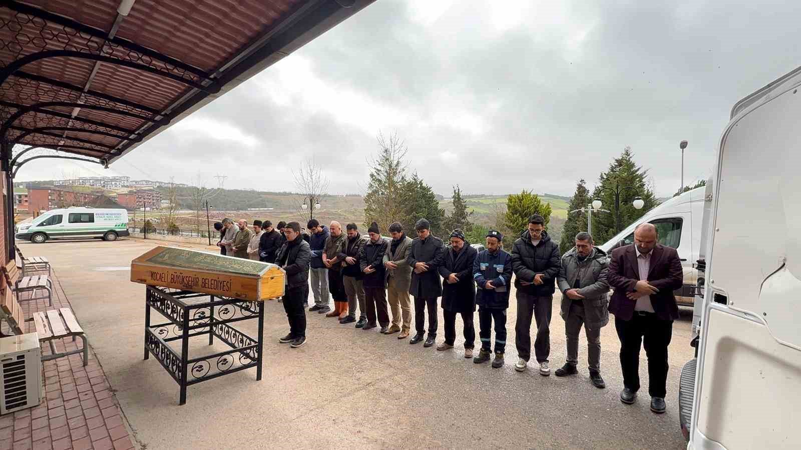 Kimsesiz vatandaşın cenazesi defnedildi, öğrenciler eşlik etti