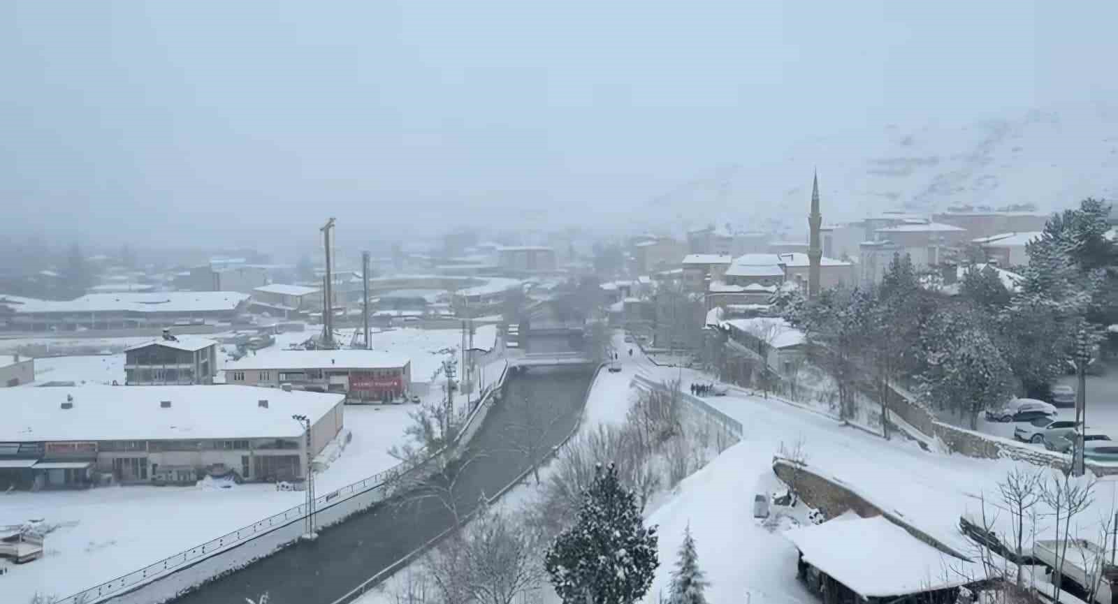 Malatya’da kar yağışı etkisini arttırdı