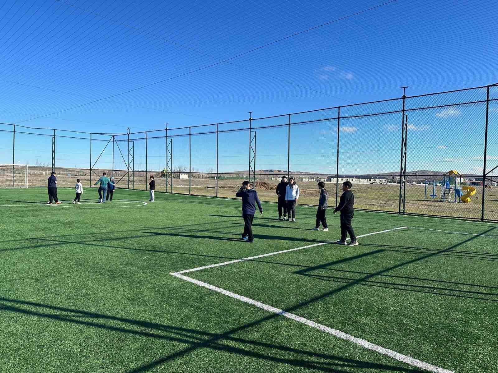 Mahmudiye’deki spor tesisleri hizmet veriyor