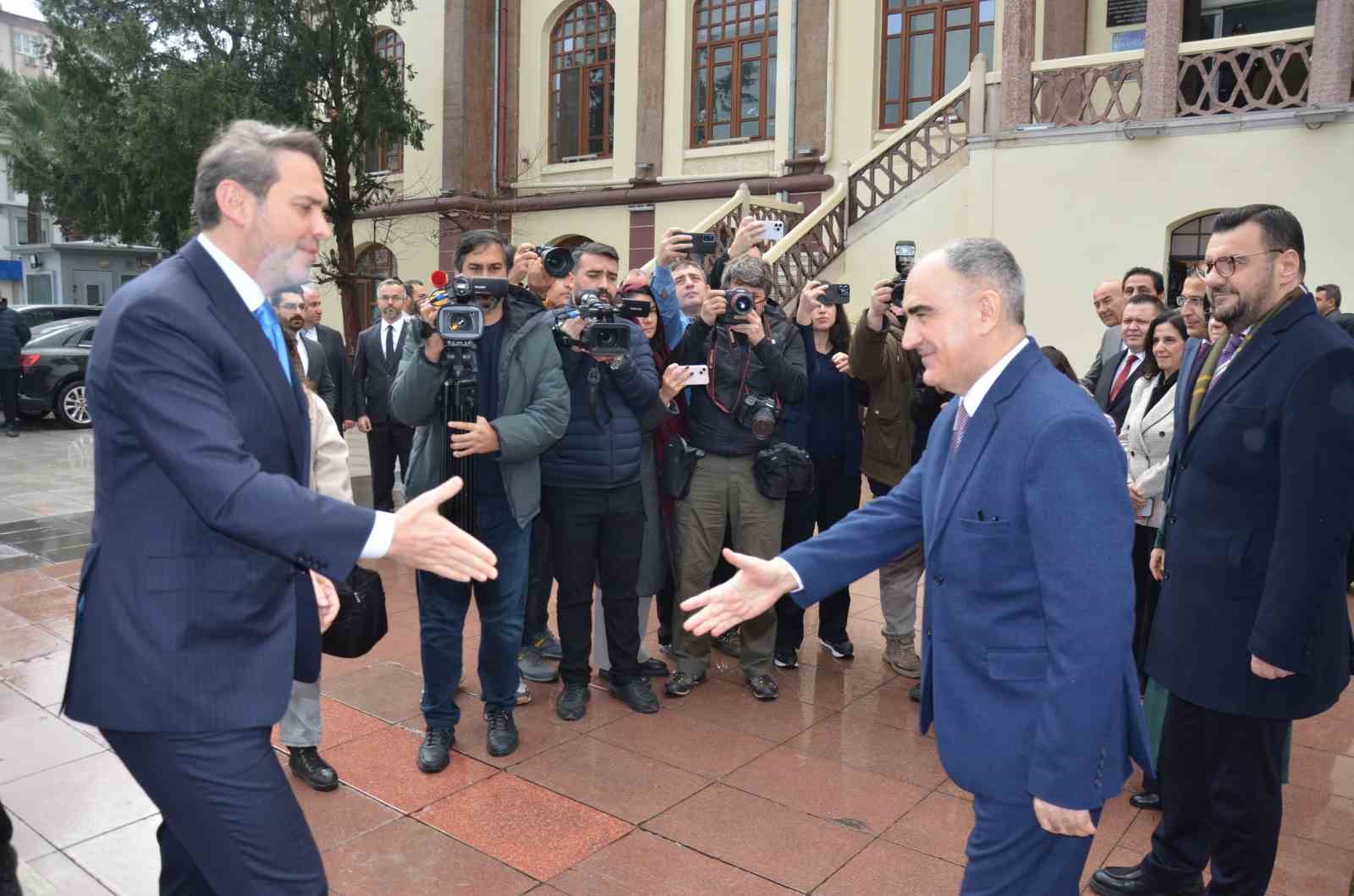 Enerji ve Tabii Kaynaklar Bakanı Bayraktar Manisa’da