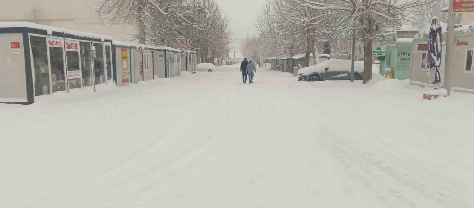 Gölbaşı’nda kar yağışı etkili oldu