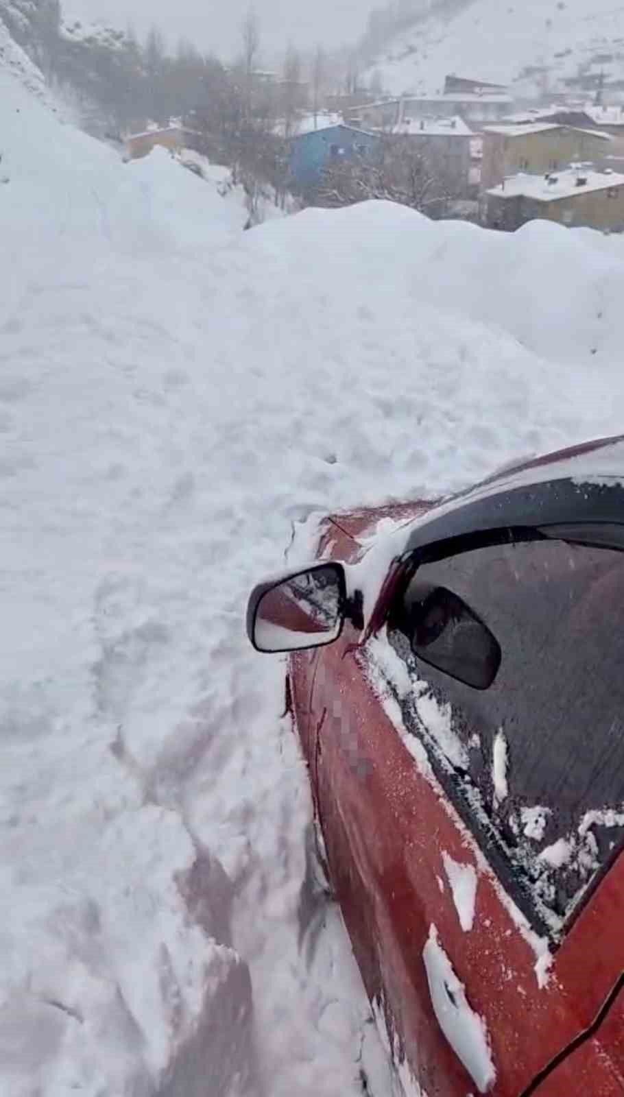 &Ccedil;atak&rsquo;ta &ccedil;ığ d&uuml;şt&uuml;: S&uuml;r&uuml;c&uuml; son anda kurtuldu
