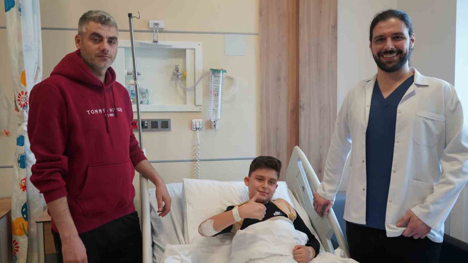 Batman’da ameliyat edilen hastanın bel kemikleri çıkarılıp tekrar takıldı