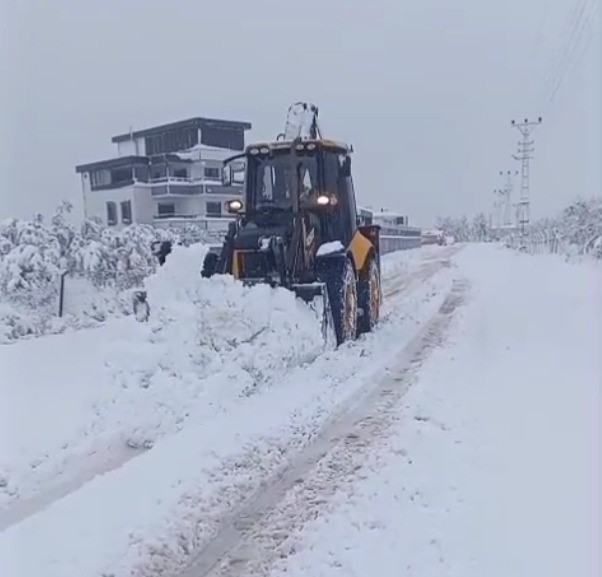 Büyükşehir, karla mücadele için tüm ilçelerde eş zamanlı sahada