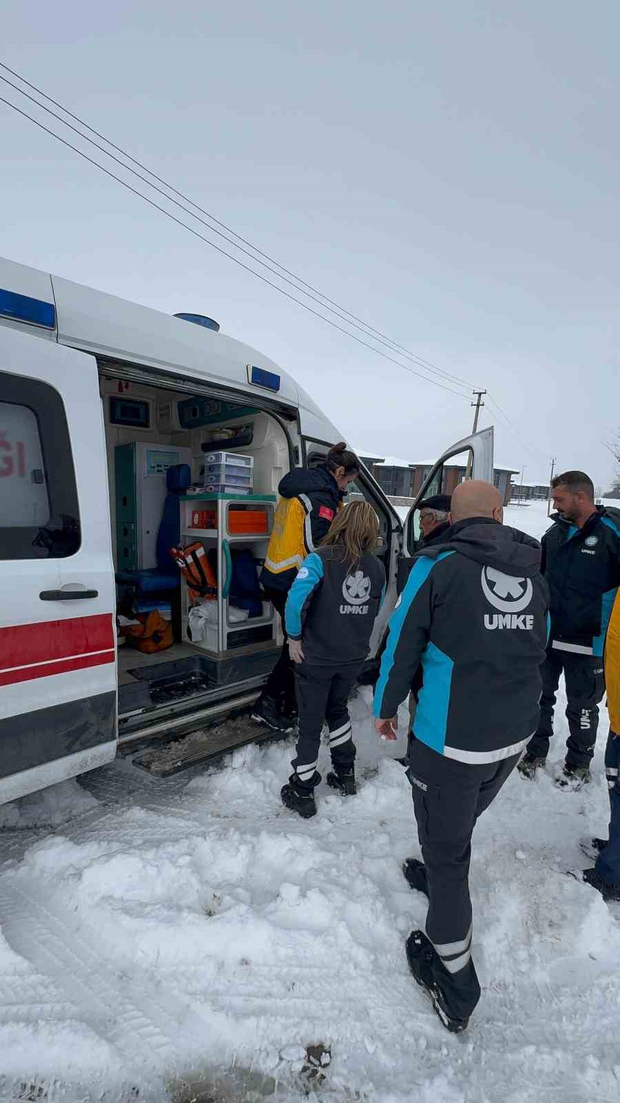 Mahsur kalan hastanın yardımına UMKE yetişti