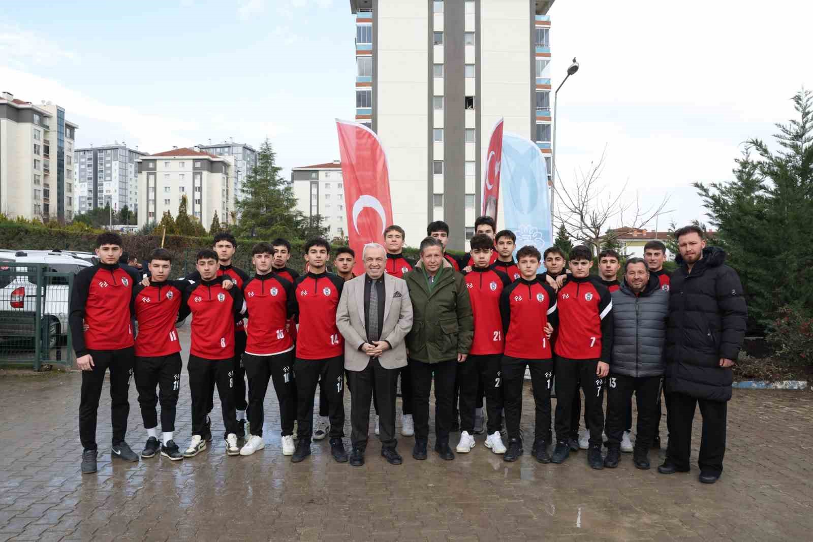 Başkan Şadi Özdemir’e Kızılcıklı’da çocuklardan kaykay park talebi geldi