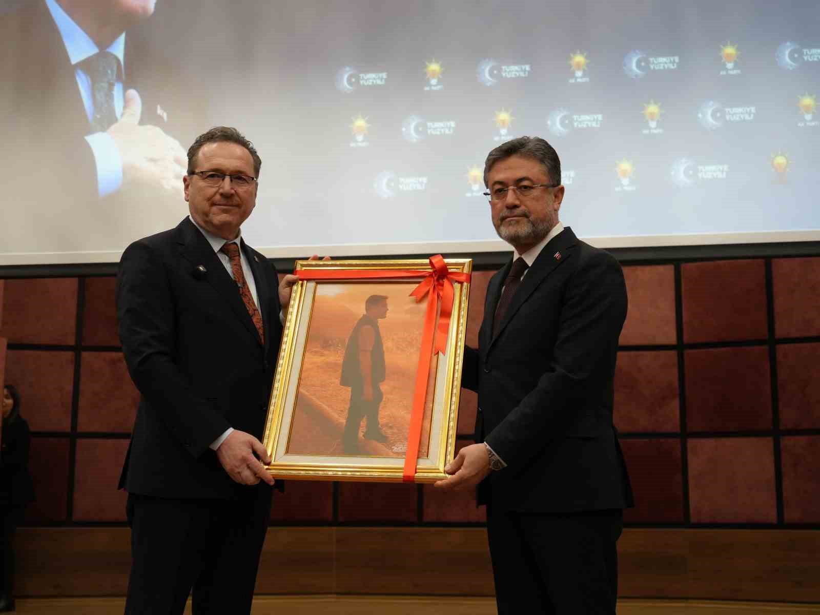 Tarım ve Orman Bakanı İbrahim Yumaklı&rsquo;dan CHP&rsquo;li belediyelere su eleştirisi:
