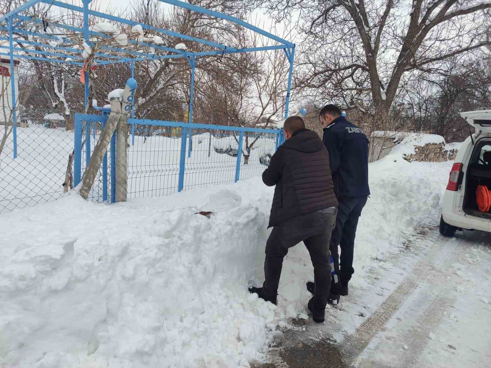 Bünyan’da sokak hayvanlarına mama desteği