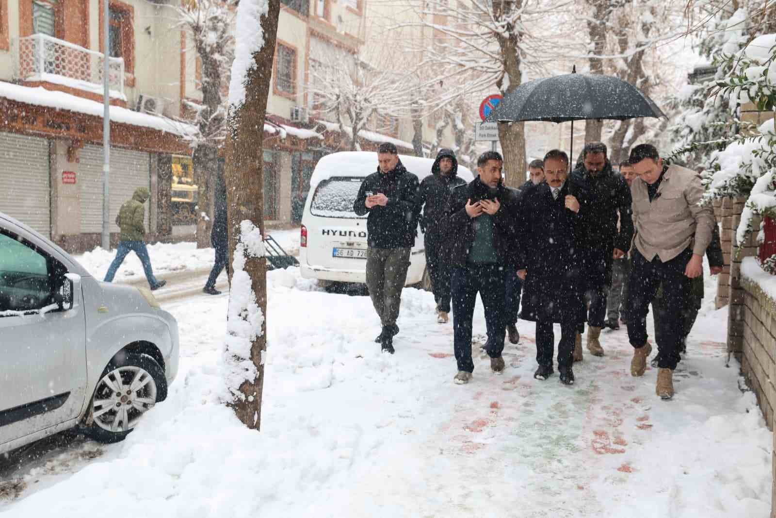 Vali Kızılkaya: "Karla mücadelede tüm ekipler seferber edildi"