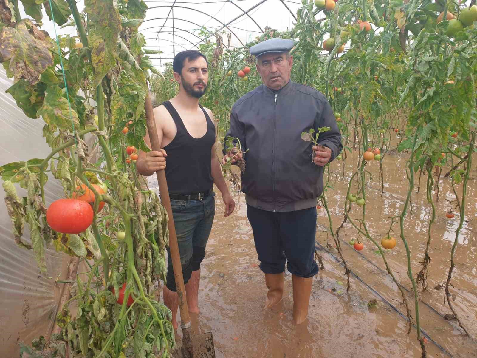 Antalya’da selden etkilenen ilçede hasar tespit çalışmalarına başlandı