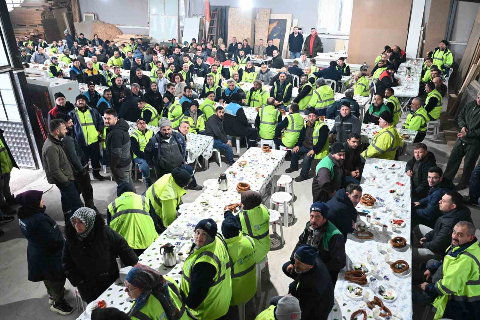 Başkan Karabatı, emek&ccedil;ileri kahvaltıda ağırladı
