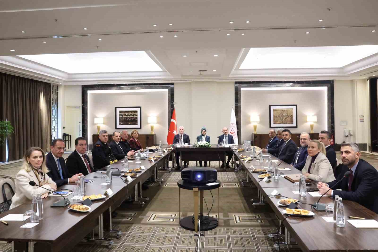 Bakan G&ouml;ktaş: "Sosyal risk haritalarımızla sahada erken uyarı ve sistematik izleme konusunda yeni bir d&ouml;nem başlattık"
